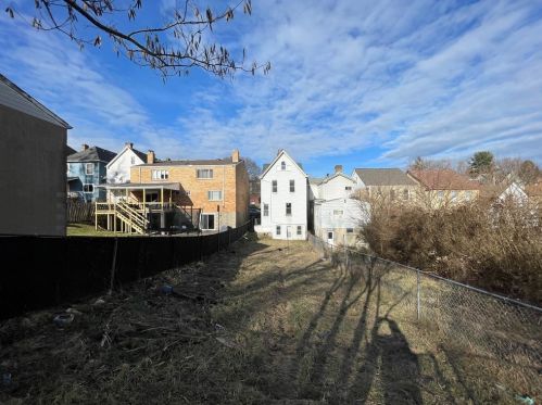 116 Laughlin Ave, Pittsburgh PA  15210-3620 exterior