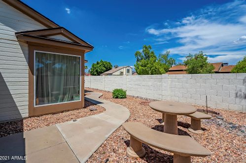 826 Manor Dr, Chandler, AZ 85225-8495
