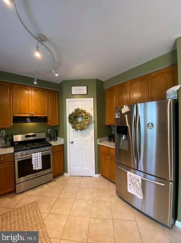 5817 Appleford Dr, Alexandria VA  22315-5625 exterior