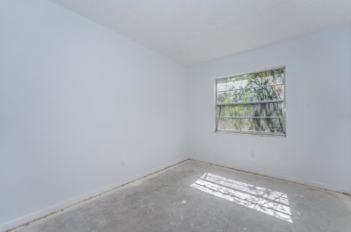 8519 Misty Riv Ct, Tampa FL 33637-4915 exterior