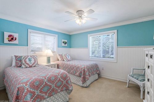 635 Anchor Rode Dr, Naples FL 34103-2716 exterior