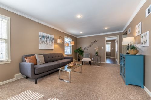 5719 32nd St, Milwaukee, WI 53209-4114