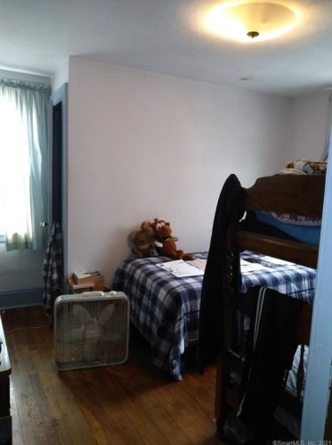 12 Winfield Ct, Norwalk CT 06855-2117 exterior