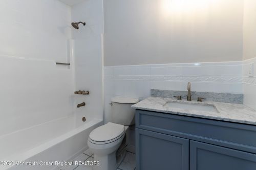 523 Holmes Ave, Lacey NJ  08731-1509 exterior