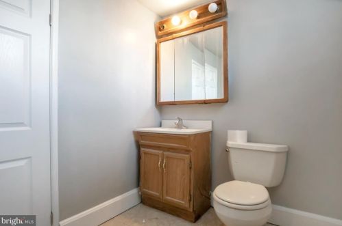 4255 Houghton St, Philadelphia PA 19128-1744 exterior