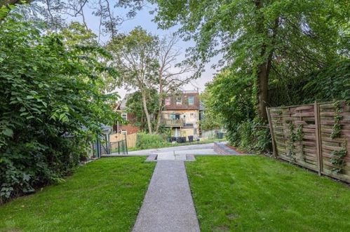 607 Kirtland St, Pittsburgh PA  15208-2826 exterior