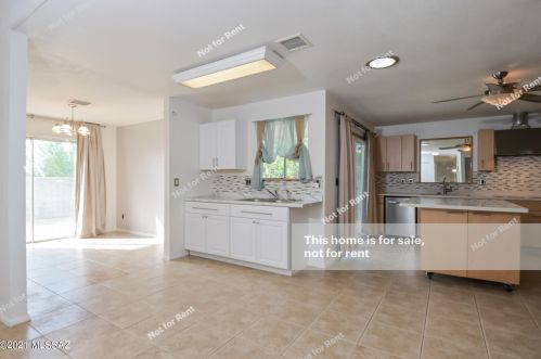 7005 Camino De Ln Tierra, Tucson AZ 85705-1008 exterior