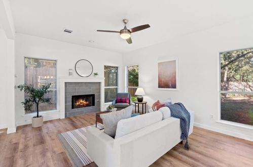 8206 Forest Heights Ln, Austin TX  78749-3501 exterior