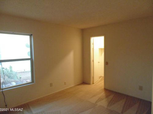 10600 Breckinridge Dr, Tucson AZ 85730-5018 exterior