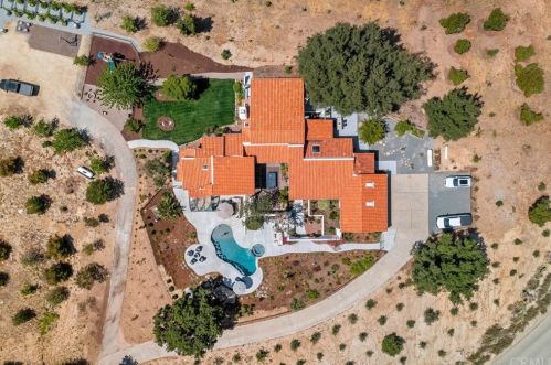 39111 Chaparral Dr, Temecula CA 92592-2020 exterior