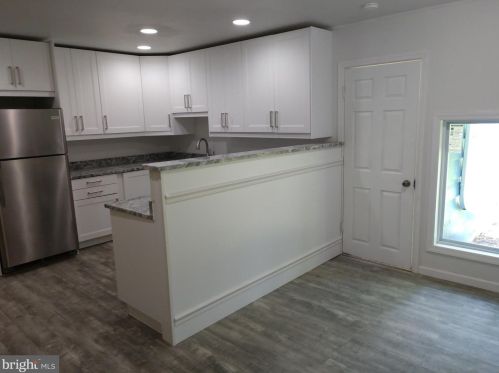 305 Pingree Ave, Trenton NJ  08618-2404 exterior