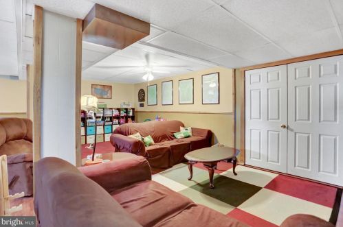 484 Columbus Ave, Littlestown PA 17340-1516 exterior