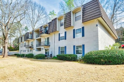 725 Dalrymple Rd, Atlanta GA  30328-1400 exterior