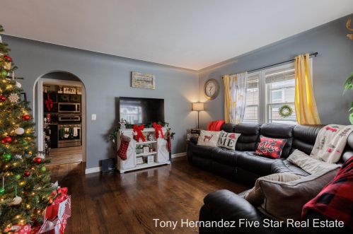 977 Southern Ave, Meskegon MI  49441-2236 exterior