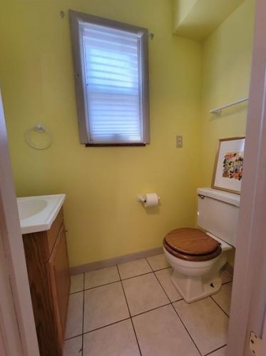 1213 4th Ave, Moon Twp PA 15108-1617 exterior