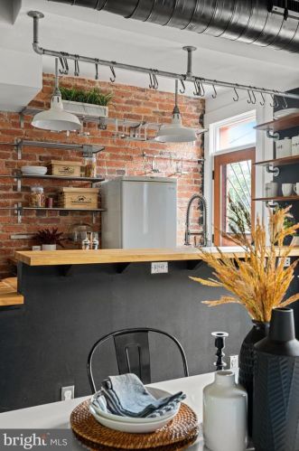 761 Hobart Pl, Washington DC 20001-3811 exterior