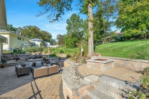 36 Aspen Rd, Town Center NJ 07052-1201 exterior