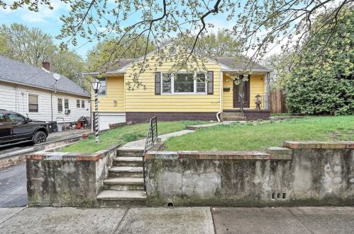 42 Arnold Rd, Poughkeepsie, NY 12601-2840