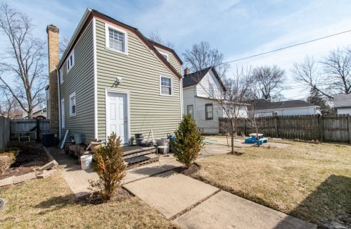 1112 Hickory St, Waukegan IL 60085-1937 exterior