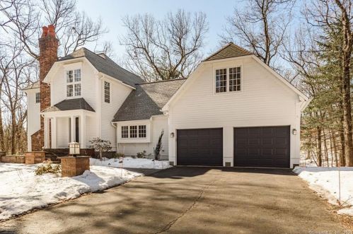 4 Ashford Ct, Farmington CT 06032-1531 exterior