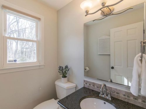 19 Quinnehtuk Rd, Springfield MA 01106-2911 exterior