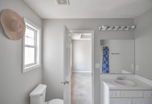 3207 Hidden Vly Rd, Gainesville GA 30506-3709 exterior