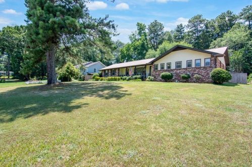 2149 Dogwood Cir, Lithonia, GA 30078-2545