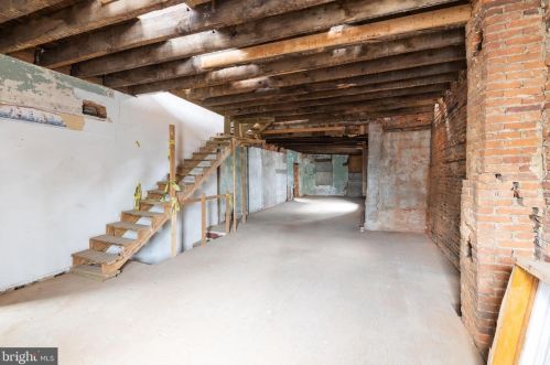 2320 2nd St, Philadelphia PA 19133-3303 exterior