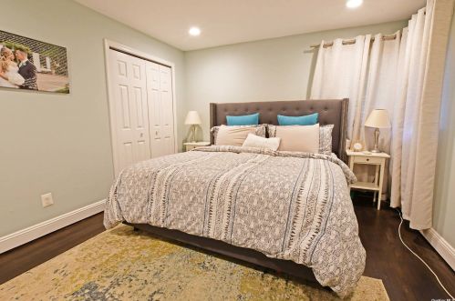 1654 Feureisen Ave, Bohemia NY 11716-1527 exterior