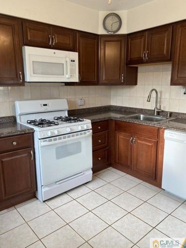 320 Herbert Ave, Old Bridge, NJ 08857-1124