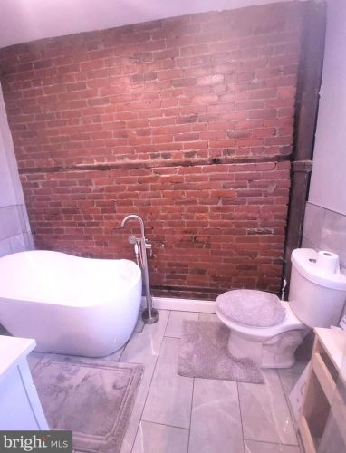 1124 Fillmore St, Philadelphia PA 19124-2927 exterior