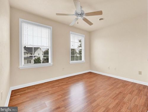 1 Hickory Ln, Littlestown PA 17340-9173 exterior