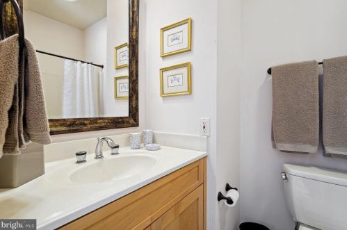 11409 Palatine Dr, Rockville MD  20854-1453 exterior