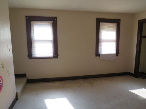 2634 Library Rd, Pittsburgh PA 15234-3107 exterior