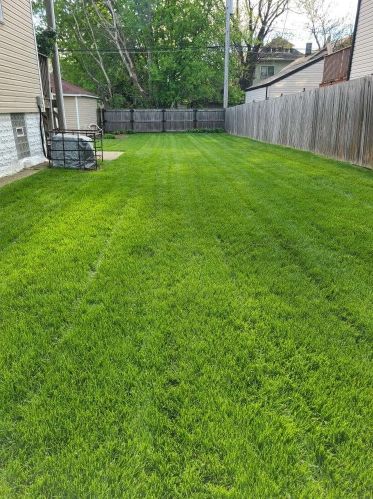 9326 Luella Ave, Chicago IL 60649-4108 exterior