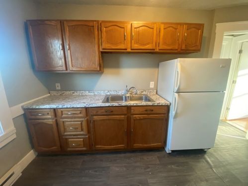 56 Exposition Ter, West Springfield MA 01089-3760 exterior