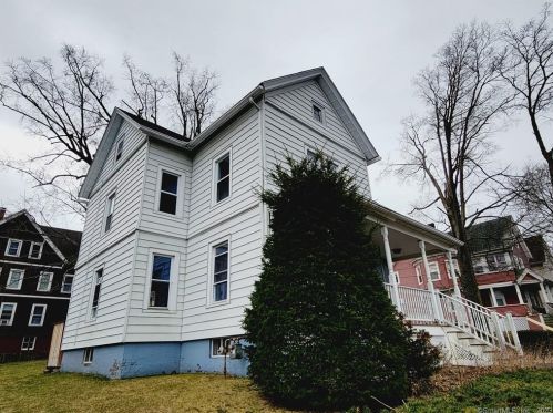 102 Orchard St, Wallingford, CT 06492-4131