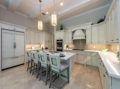 2289 Residence Cir, Naples FL 34105-3084 exterior