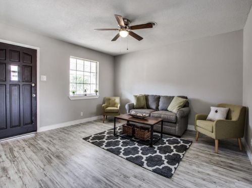 204 Ross Ave, Denison TX 75020-3648 exterior