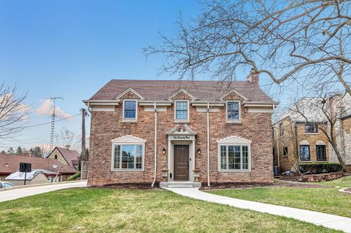 1021 Lincoln Blvd, Manitowoc, WI 54220-2819