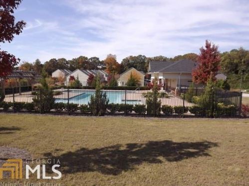 2039 Bayrose Cir, Atlanta GA 30344-8201 exterior