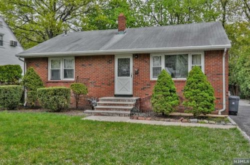 180 Oldfield Ave, Hasbrouck Heights, NJ 07604-2530