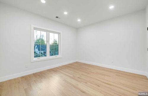 22 Lois Ave, Demarest NJ  07627-2220 exterior