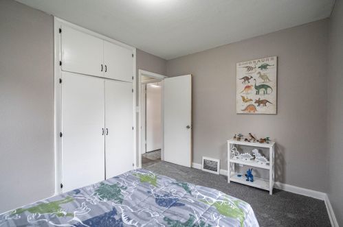 4210 Congress St, Milwaukee WI  53209-5836 exterior