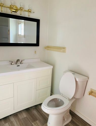 402 Broadway St, Three Rivers MI  49093-1828 exterior