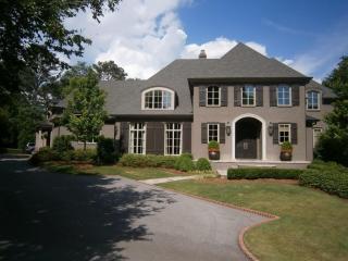2130 Hickory Rdg Cir, Birmingham AL  35243-2926 exterior
