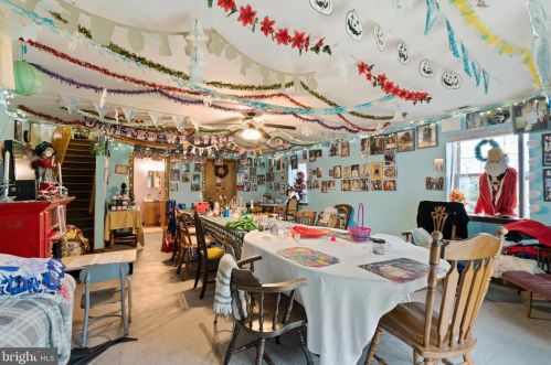 526 Longshore Ave, Philadelphia PA 19111-4424 exterior