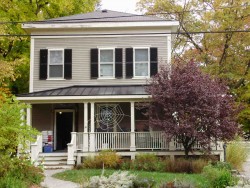 1110 Walnut St, Newton, MA 02461-1264