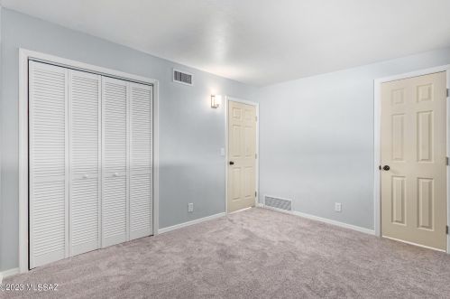 1343 Knox St, Tucson AZ 85705-2507 exterior