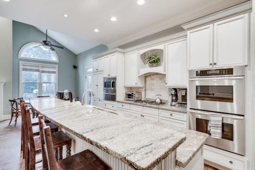 2337 Greenglade Rd, Atlanta GA 30345-3828 exterior